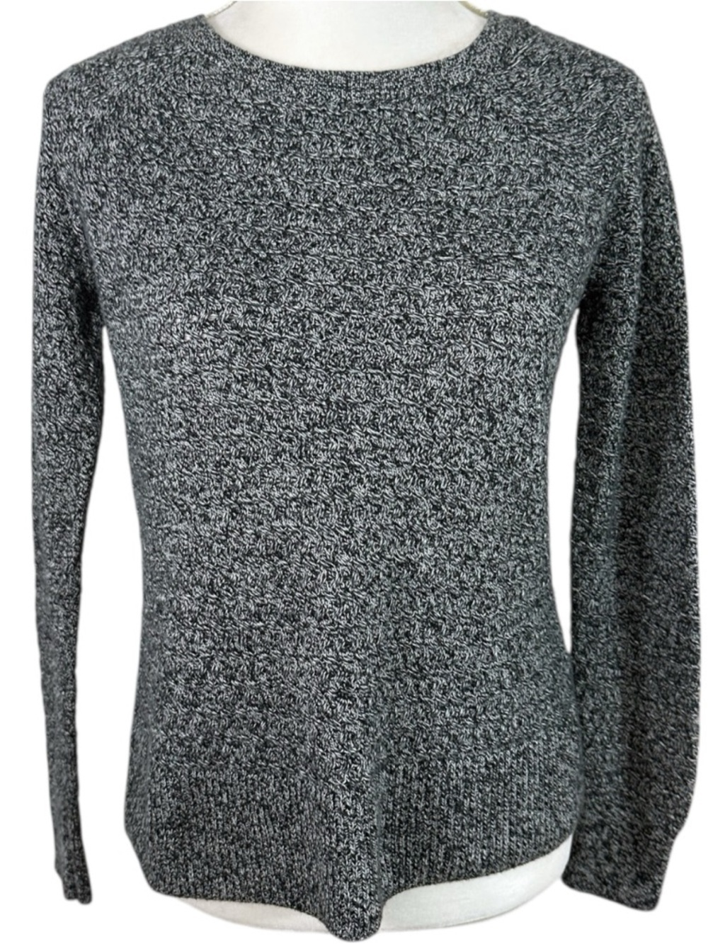 American Eagle Outfitters- Gray Knit Long Sleeve Sweater- Size M